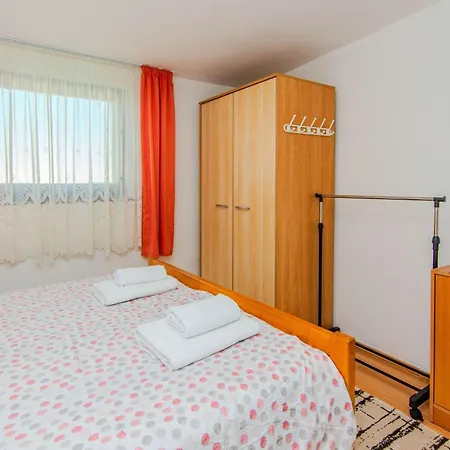 Appartement Ladika 2 By Interhome