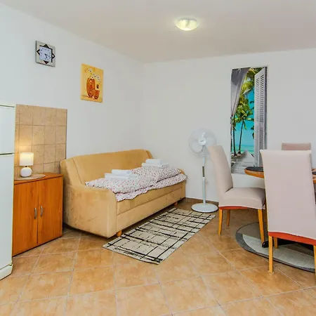 Apartment Ladika 2 By Interhome